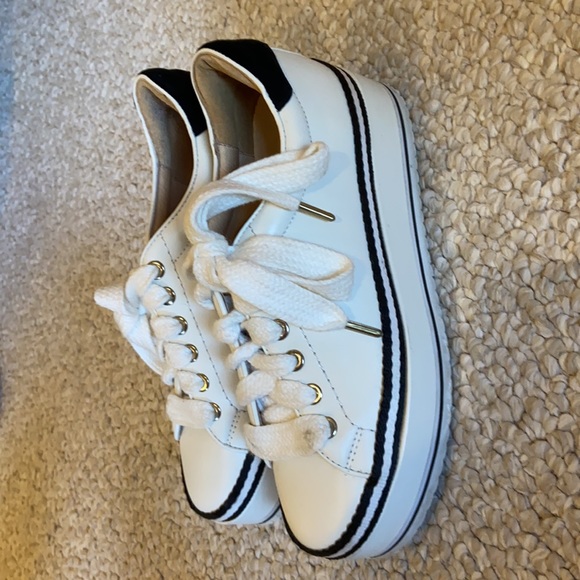 Platform JOIE sneakers - Picture 2 of 3